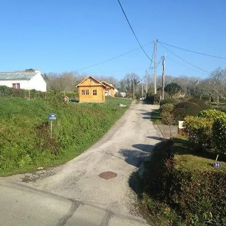 Petit Chalet En Presqu'iles De Crozon Roscanvel